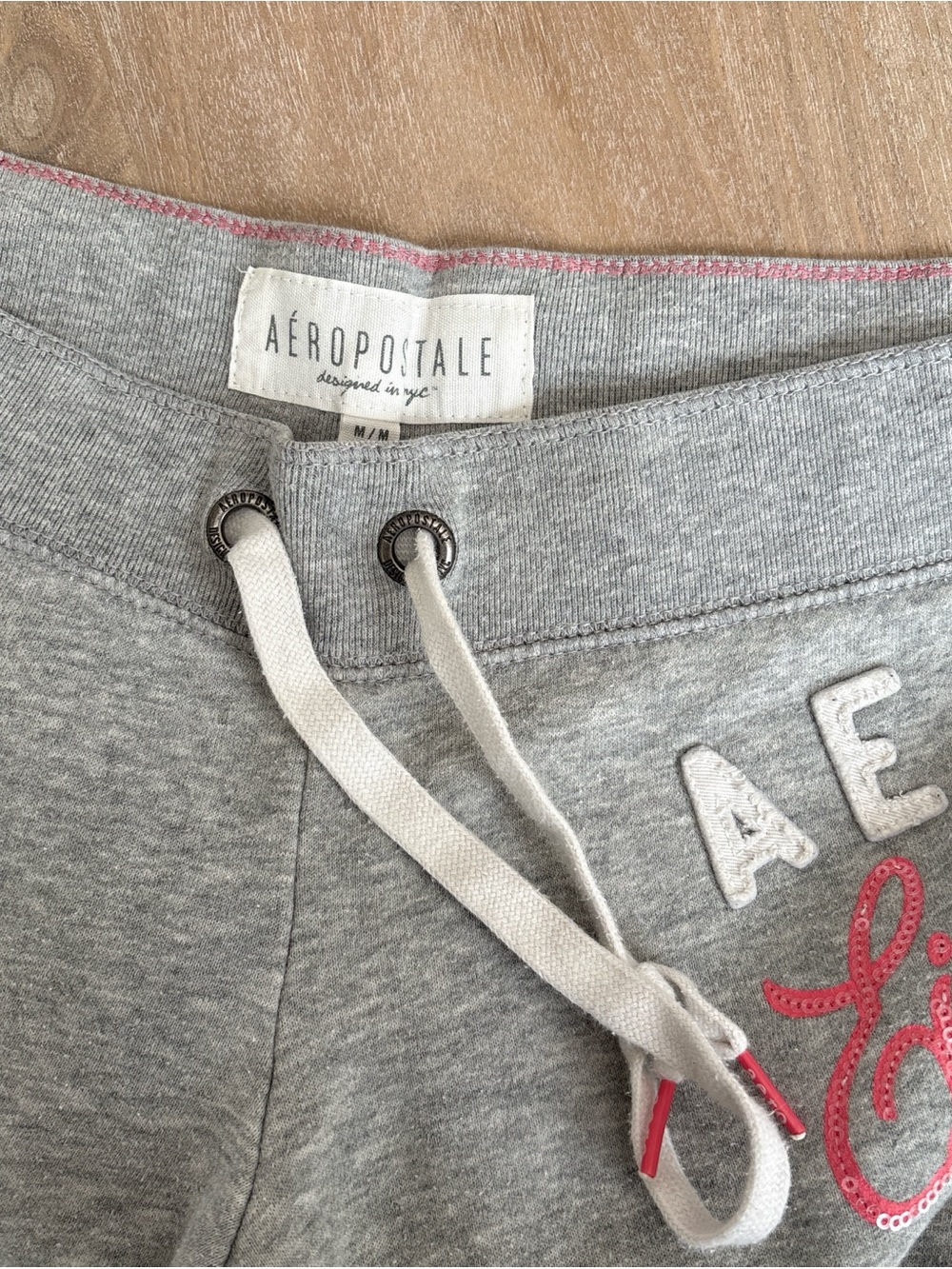Aeropostale Gray Sweatpants with Pink Embroidered Logo - Picture 2 of 4